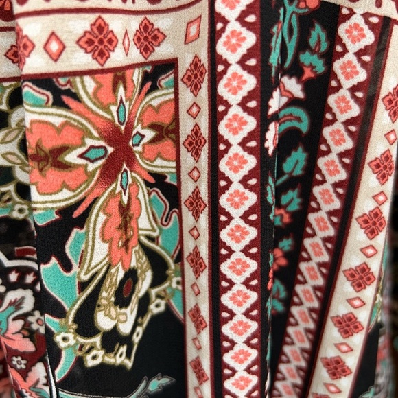 Xhilaration Boho  Dress Size Medium
Beautiful black coral floral print relaxed - Picture 11 of 14